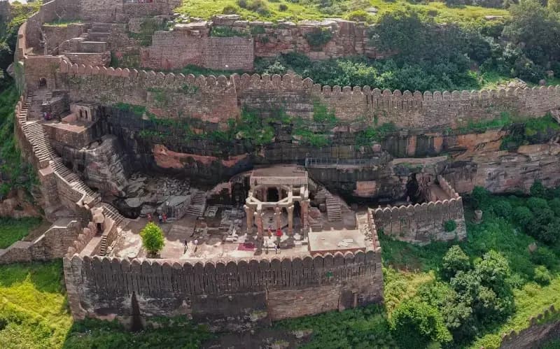 कालिंजर महोत्सव-2026 बनेगा विरासत, पर्यटन और जनभागीदारी का विराट उत्सव- जयवीर सिंह