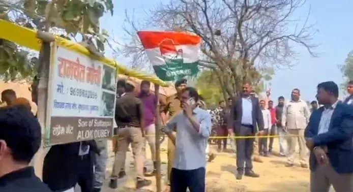 सुल्तानपुर कोर्ट से निकलने के बाद  राहुल गांधी ने रामचेत मोची के परिवार से की भेंट