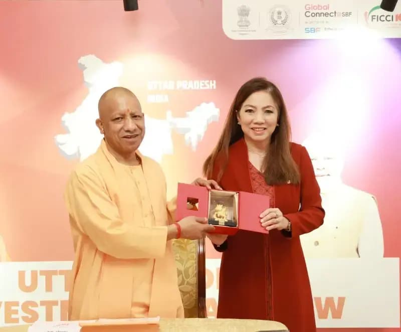 CM ने  DBS Bank की मुख्य कार्यकारी अधिकारी Tan Su Shanऔर उनकी टीम के साथ की  बैठक 