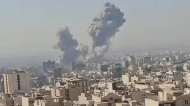 इज़रायल का ईरान पर एक बड़ा 'प्रिवेंटिव' सैन्य हमला,इज़रायल में राष्ट्रव्यापी आपातकाल घोषित  
